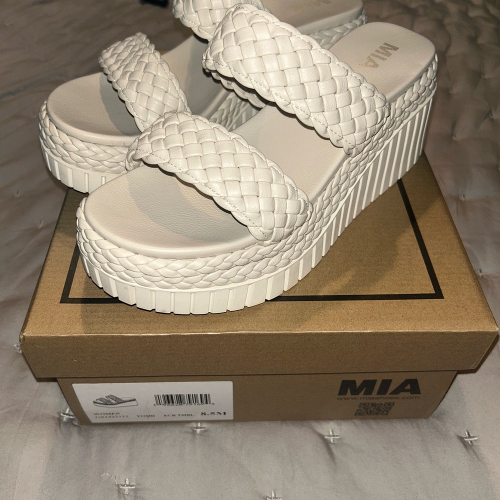 MIA Women's Cream Woven Platform Sandals